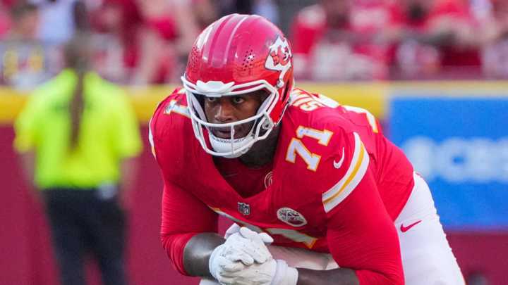 Rookie OT's injury may have ended Chiefs' playoff hopes