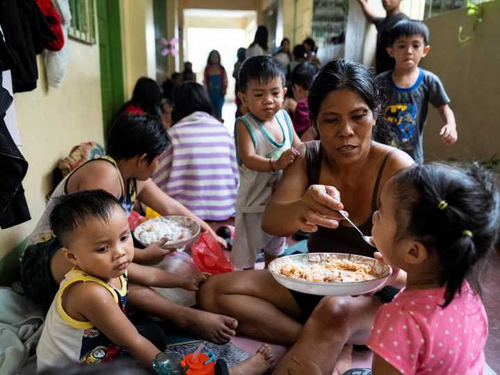 As Super Typhoon Fung-wong nears, Philippines on edge