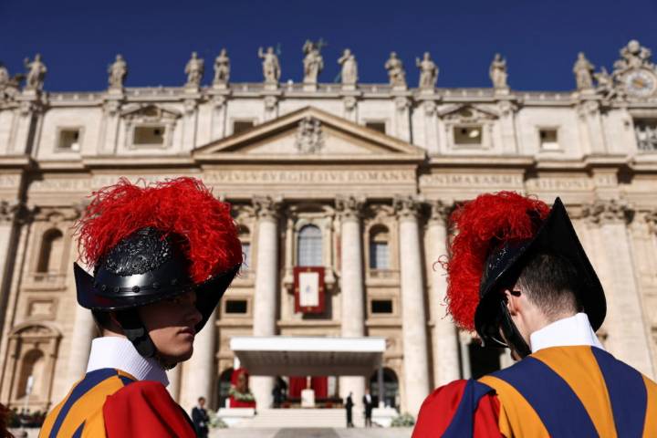 Vatican investigates Swiss Guard after allegations of an antisemitic incident in St. Peter's Square