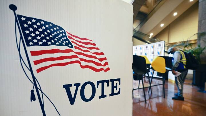 De la cárcel al concejo municipal: Angela Walker, una exconvicta por asesinato, gana un escaño en Maine