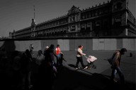 Marcha 25N: refuerzan vallas en Palacio Nacional con bloques de cemento