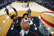 Se imponen Pistons a los 76ers