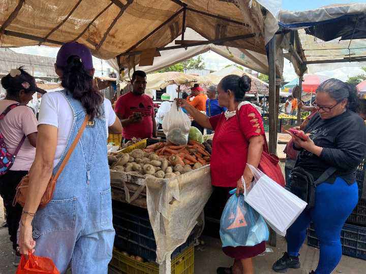 Maturineses recurren a mercados municipales para «estirar la platica» ante altos costos alimentarios