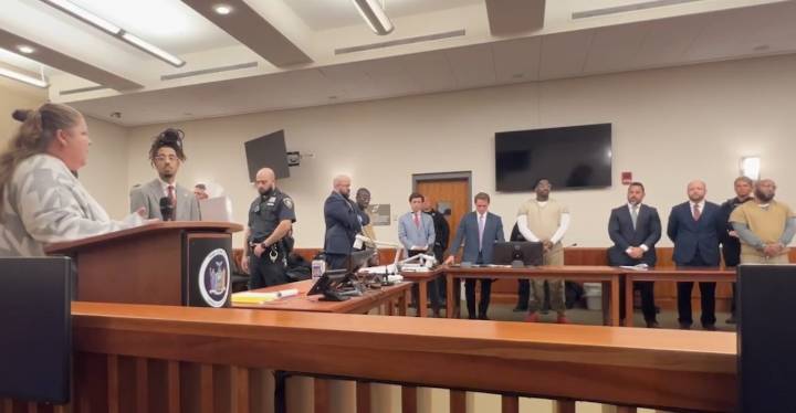 See family members angrily confront 3 men who executed couple in Syracuse apartment (video)