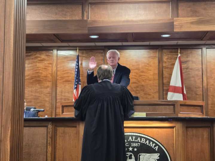 New Leeds administration sworn into offices