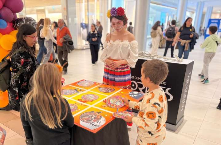 El Día de Muertos mexicano conquista El Tormes