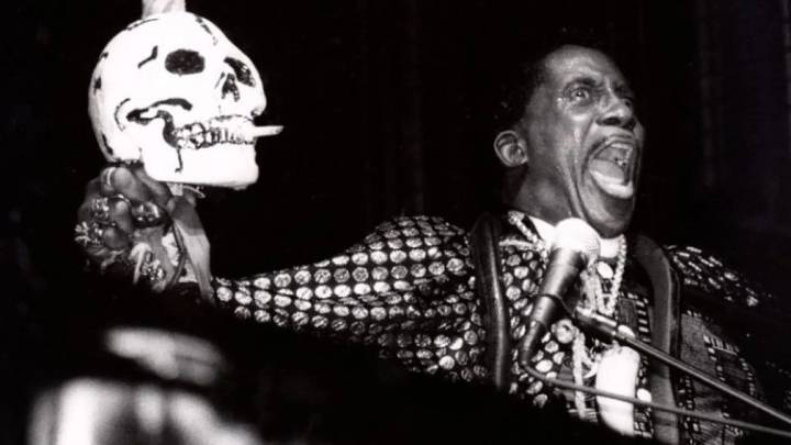 Quién fue Screamin' Jay Hawkins, el "hombre monstruo" detrás de 'I Put a Spell on You'