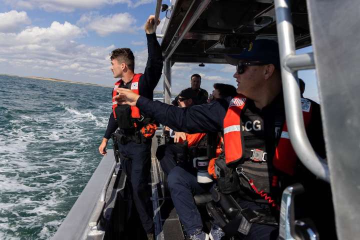 Coast Guard offloads record amount of narcotics seized in Pacific