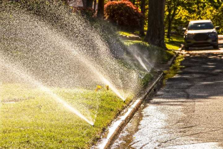 Climate and Tech: How to calculate the hidden costs of generative AI on local water resources