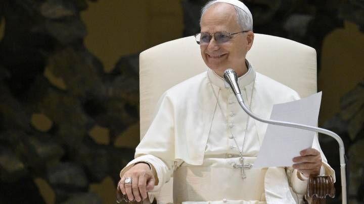 Cinco fieles invitan al Papa a visitar Canarias, y él responde que "sería muy bonito"