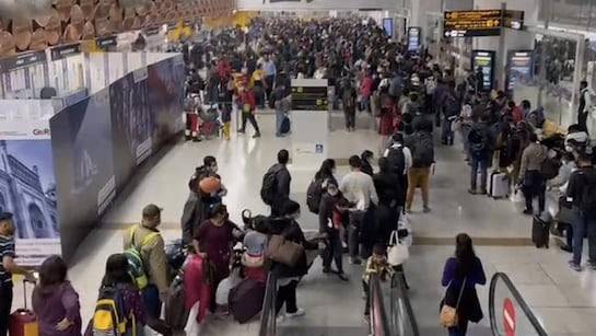 Tech Snag Cripples Delhi ATC: Nearly 300 Flights Delayed, Passengers Stranded for Hours