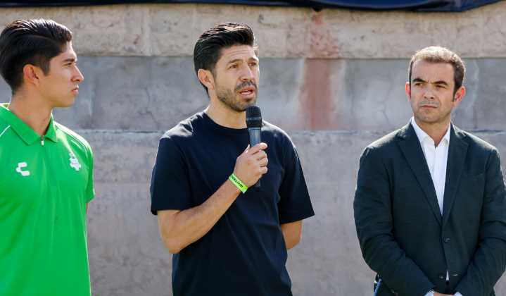 Oribe Peralta da mensaje motivacional para los jóvenes que aspiran con llegar a la Selección Mexicana