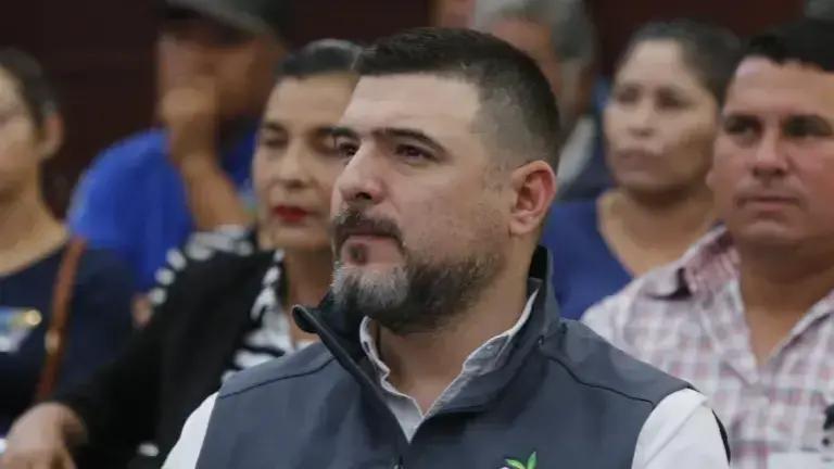 Productores agrícolas actúan ‘por desesperación ante el abandono oficial’: Enrique Riveros