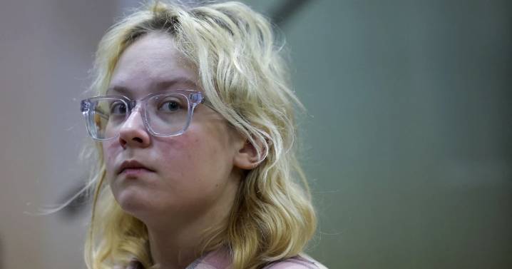 ¿Otra vez? Aumentan condena de cantante rusa por interpretar temas críticos al gobierno