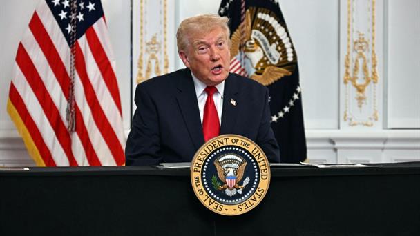 Trump dice que suspenderá permanentemente la migración desde el tercer mundo