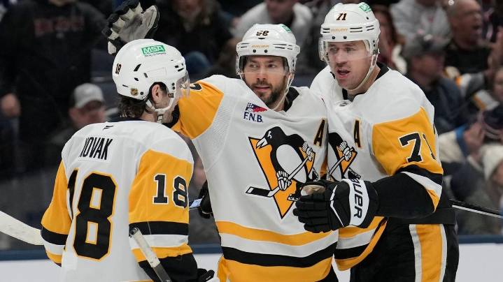 Letang scores in OT, Crosby nets 2 as Penguins beat Blue Jackets 4