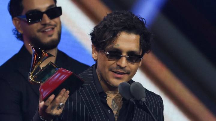 Christian Nodal aclara por qué no mencionó a Ángela Aguilar en su discurso del Latin Grammy