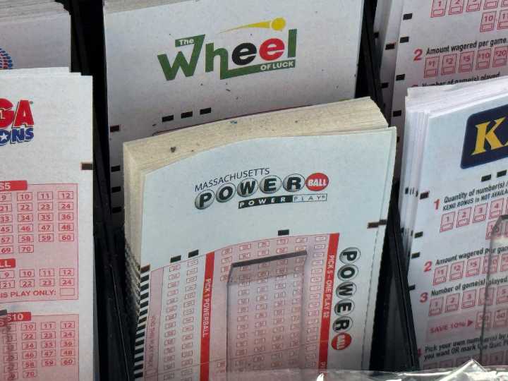 Powerball jackpot closes in on $600M ahead of Wednesday drawing