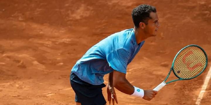 Juan Pablo Varillas consolida un cierre de temporada positivo con el pase a los cuartos de final en el Challenger de Bogotá