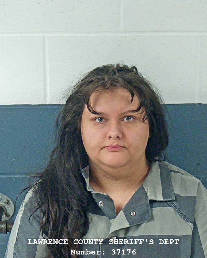 Springville woman charged with domestic battery after dispute