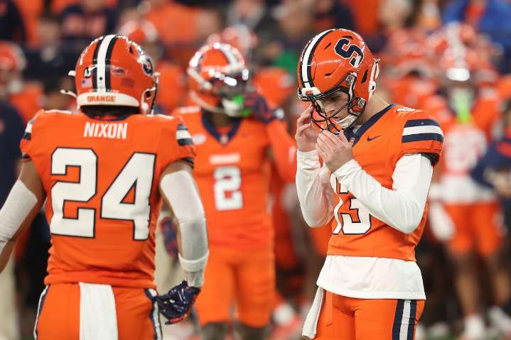 North Carolina, college football’s punchline this season, turns Syracuse offense into bad joke
