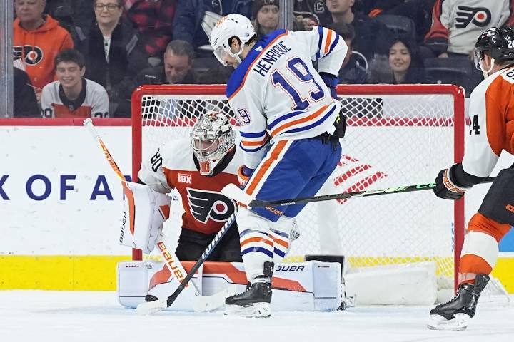 Roslovic’s OT winner gets Oilers past Flyers