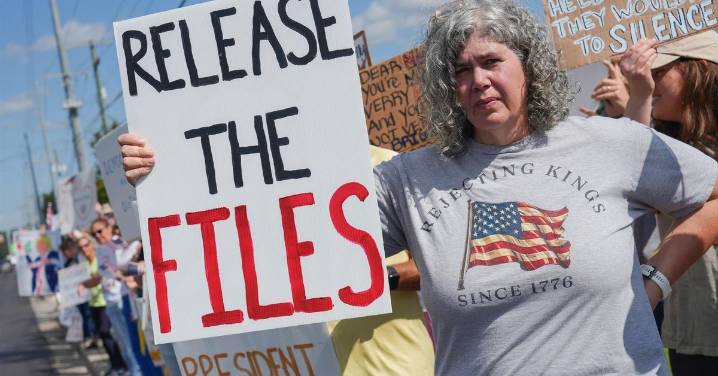 Trump aprueba la desclasificación de los archivos de Epstein