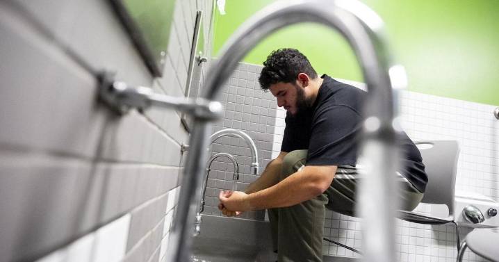 Montreal university students decry Quebec government's plan to ban prayer rooms