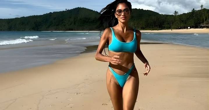 Nicole Scherzinger Wows Fans in Blue Bikini