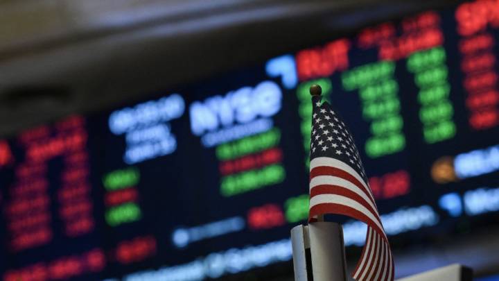 Wall Street abre con pérdidas debido al batacazo de las tecnológicas