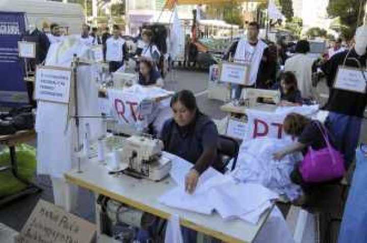 La textil de Karagozian cierra una línea de producción y despide empleados