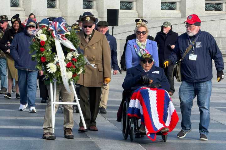 Veterans honor those they served with at DC’s WW2 Memorial
