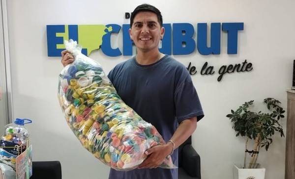 Jonathan Grassi trajo tapitas a EL CHUBUT