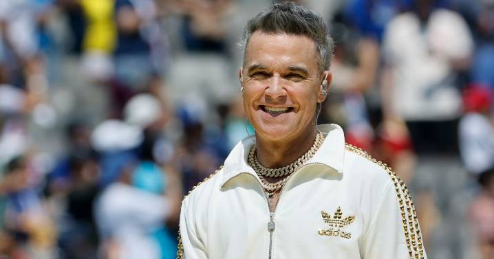 Robbie Williams fans left gobsmacked as they fume over tour ticket prices