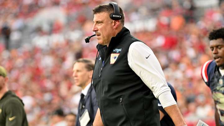 Mike Vrabel Issues Warning To Patriots After Statement Win Vs. Buccaneers