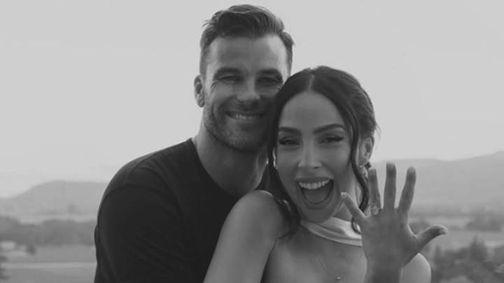 Le piden matrimonio a María Chacón, ‘La Chofis’; presume su anillo de compromiso