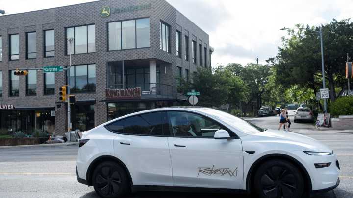 Tesla gets OK for robotaxi service in Phoenix. When will it launch?