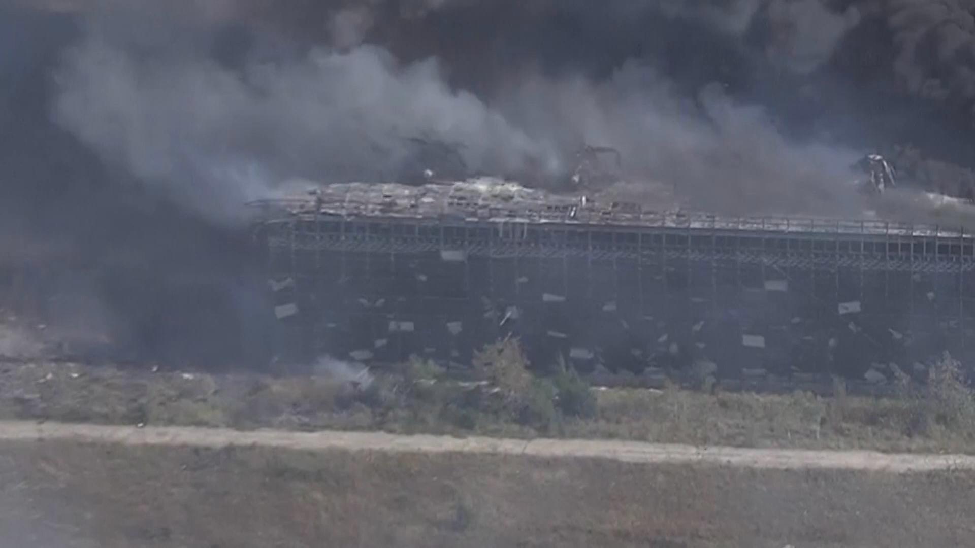 Firefighters battle blaze at decommissioned power plant in Texas