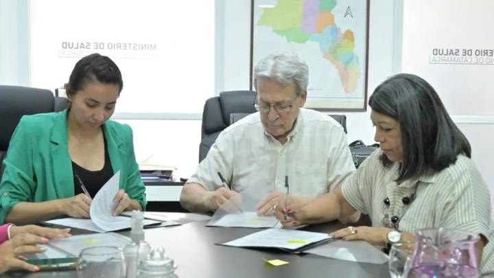 La UNCA y Salud firmaron convenio