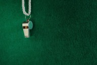 Emiten orden de arresto por cargos de pornografía infantil contra entrenador desaparecido en Virginia