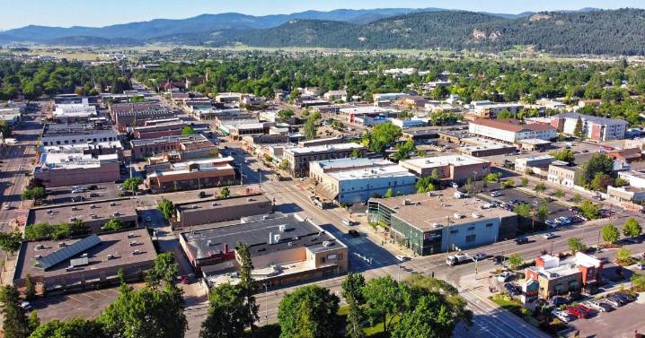 As Canadians visit and spend less, Kalispell looks to woo them back