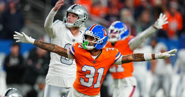 Broncos' defense is on pace for an NFL sacks record, but can their broken offense get fixed?