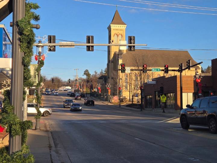 Wrong-way drivers among problems at East Dundee River/Main crossing