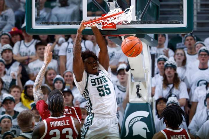 No. 22 Michigan State tops No. 14 Arkansas 69-66 in matchup of Tom Izzo, John Calipari