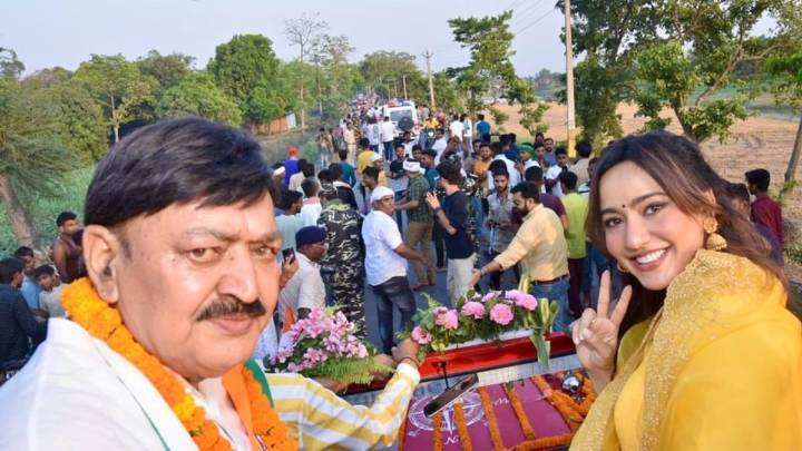 This Actor’s Dad In Congress But She ‘Predicted’ NDA’s Win Much Before Bihar Results! ‘Papa Ka Kaam Bol Raha’