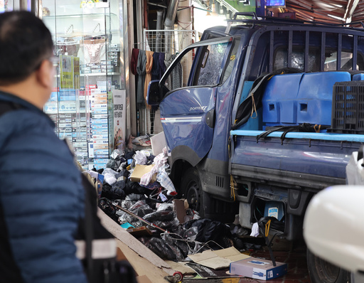 Un camión atropella a peatones en un mercado de Corea del Sur y deja 2 muertos y 18 heridos