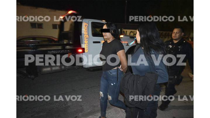 Riña callejera en Monclova: pareja es arrestada por violencia familiar