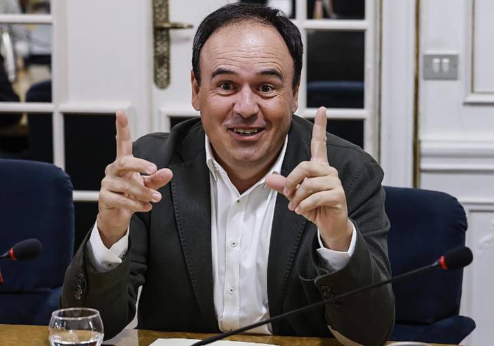 Feijóo propone a Pérez Llorca para sustituir a Mazón y cerrar el pacto con Vox