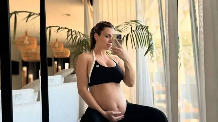 Cami Homs conquistó el corazón de sus seguidores al mostrar una ecografía de su bebé