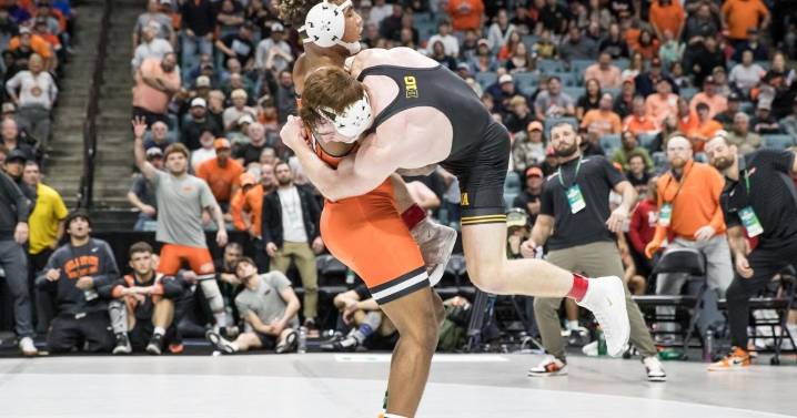 Cowboy wrestling takes third at BOK Center National Duals Invitational